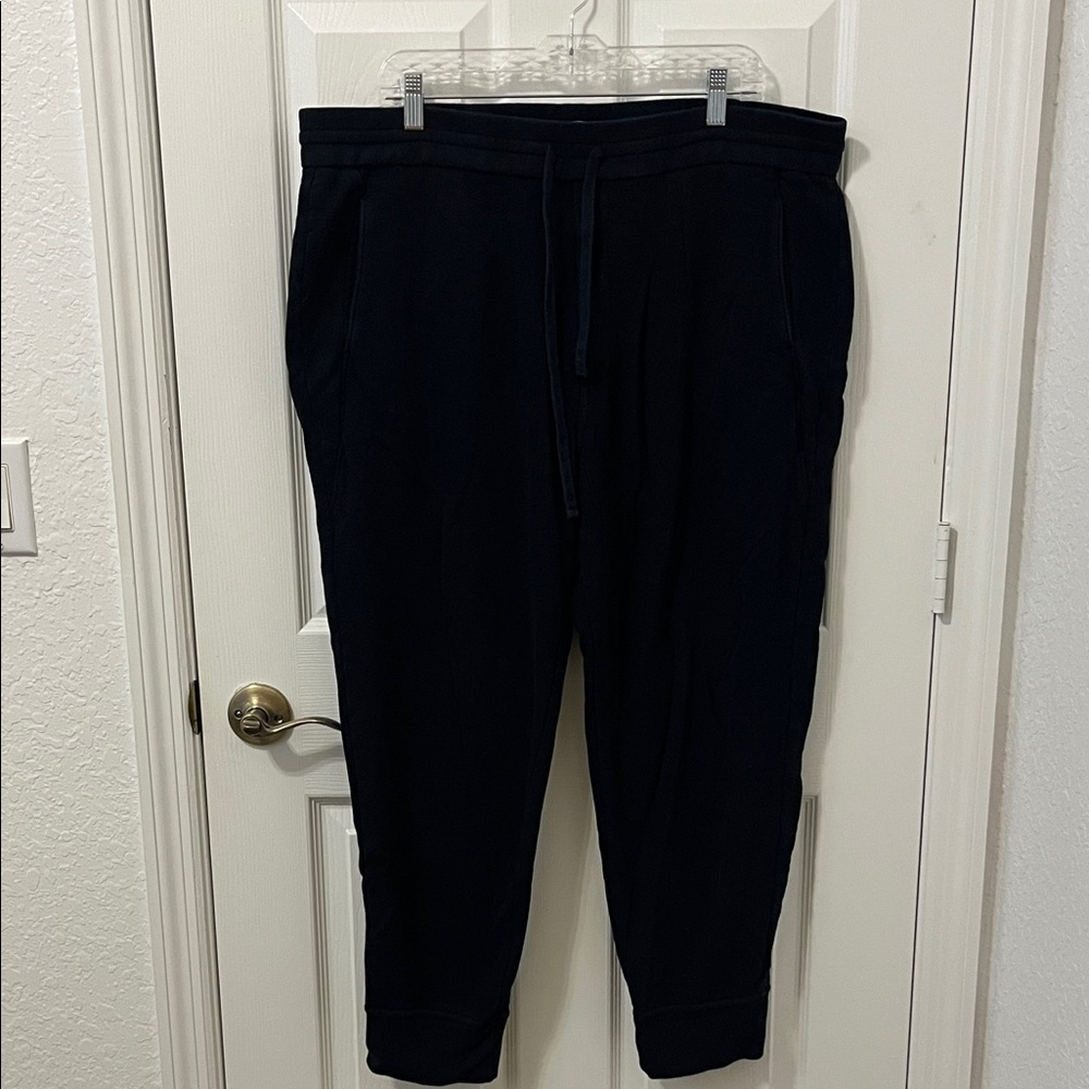 Vince Men's Navy Jogger  Pants